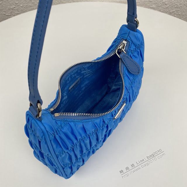 prada女包 普拉達2020專櫃最新款 1NE204 Prada nylon 皺褶Hobo手拎包 Prada復古風腋下包  pyd2302